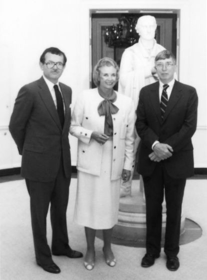 O’Connor stands with Dean Richard Merrill and UVA President Robert M. O’Neil in the Rotunda.